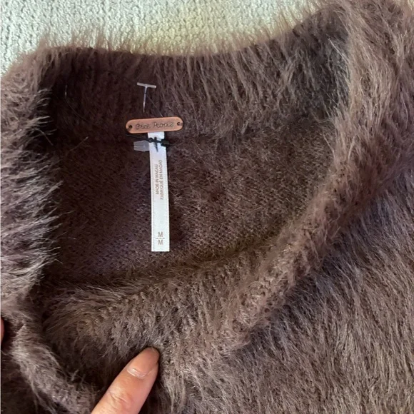 Free People Harrison Bunny Crew in Medium - Picture 5 of 5